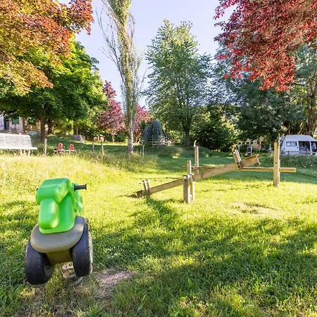 Hotel Camping De La Haute Sioule *