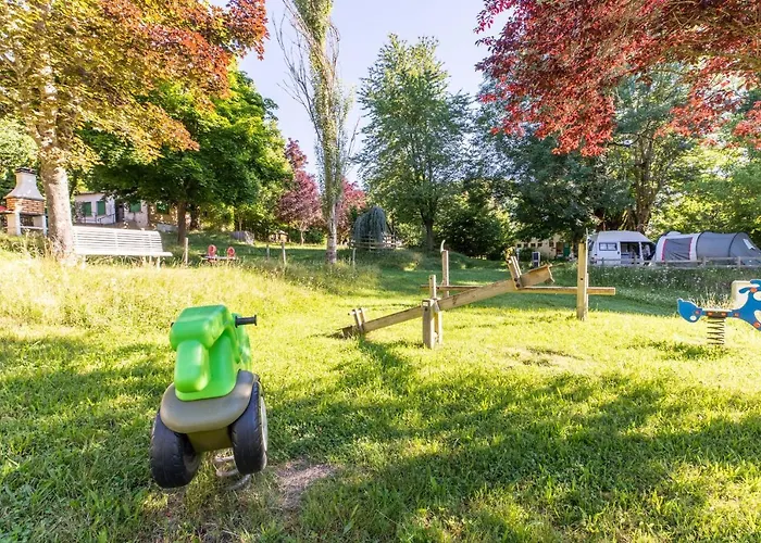 Hotel Camping De La Haute Sioule *